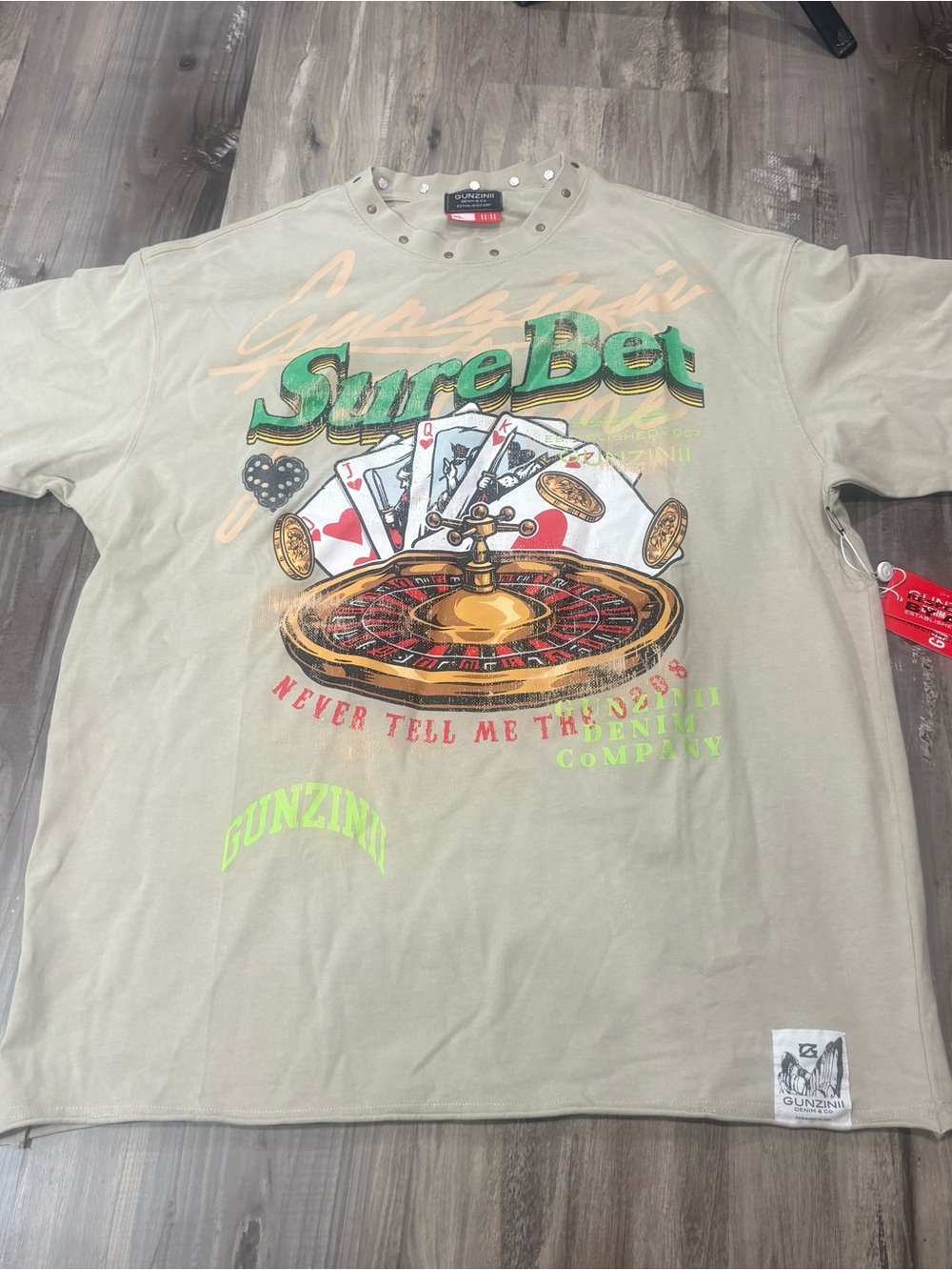 Gunzinii Sure Bet Casino Men’s XL Tan Graphic Streetwear Tee